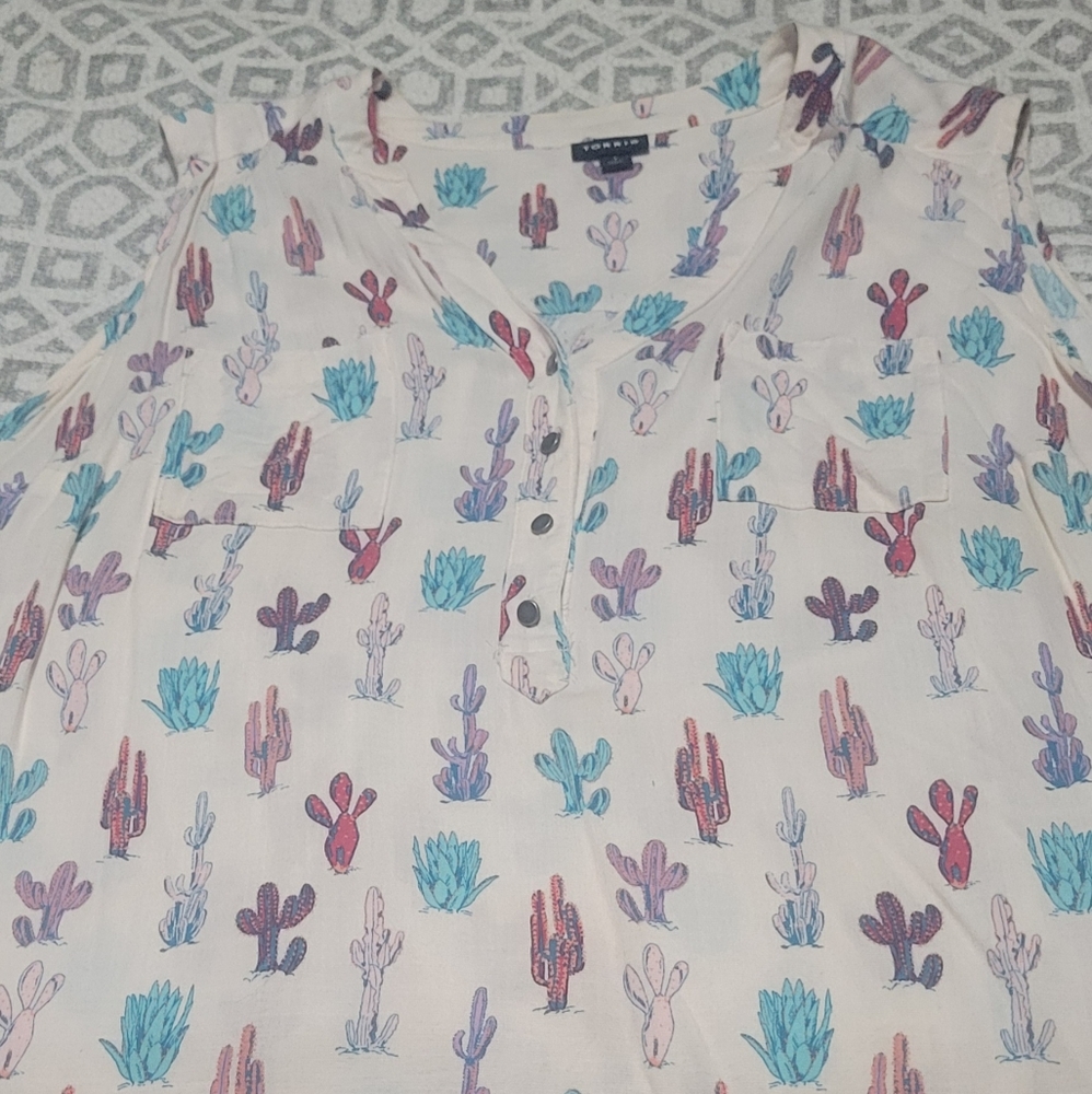 Torrid sleeveless Top